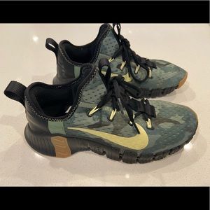 Men’s Nike metcon camo size 8 EUC from sfpf home